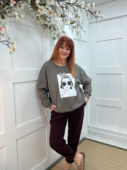 Indi: Taupe graphic print sweatshirt. One size: 12-18