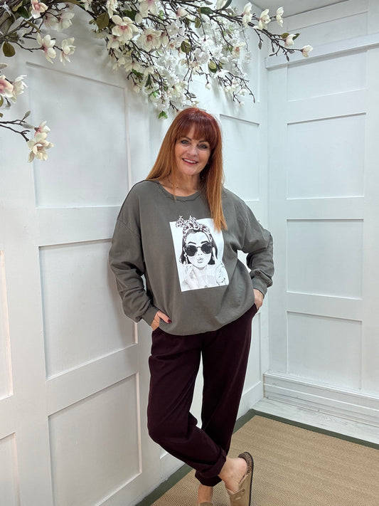 Indi: Taupe graphic print sweatshirt. One size: 12-18