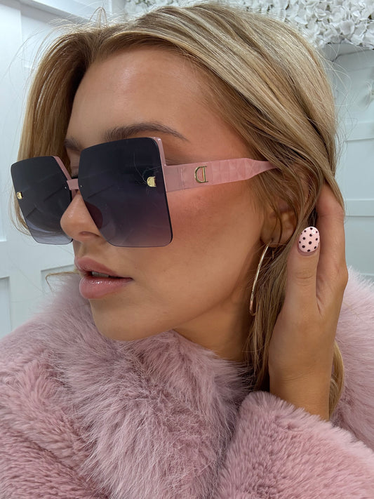 Mykonos: Baby pink oversized fashion sunglasses