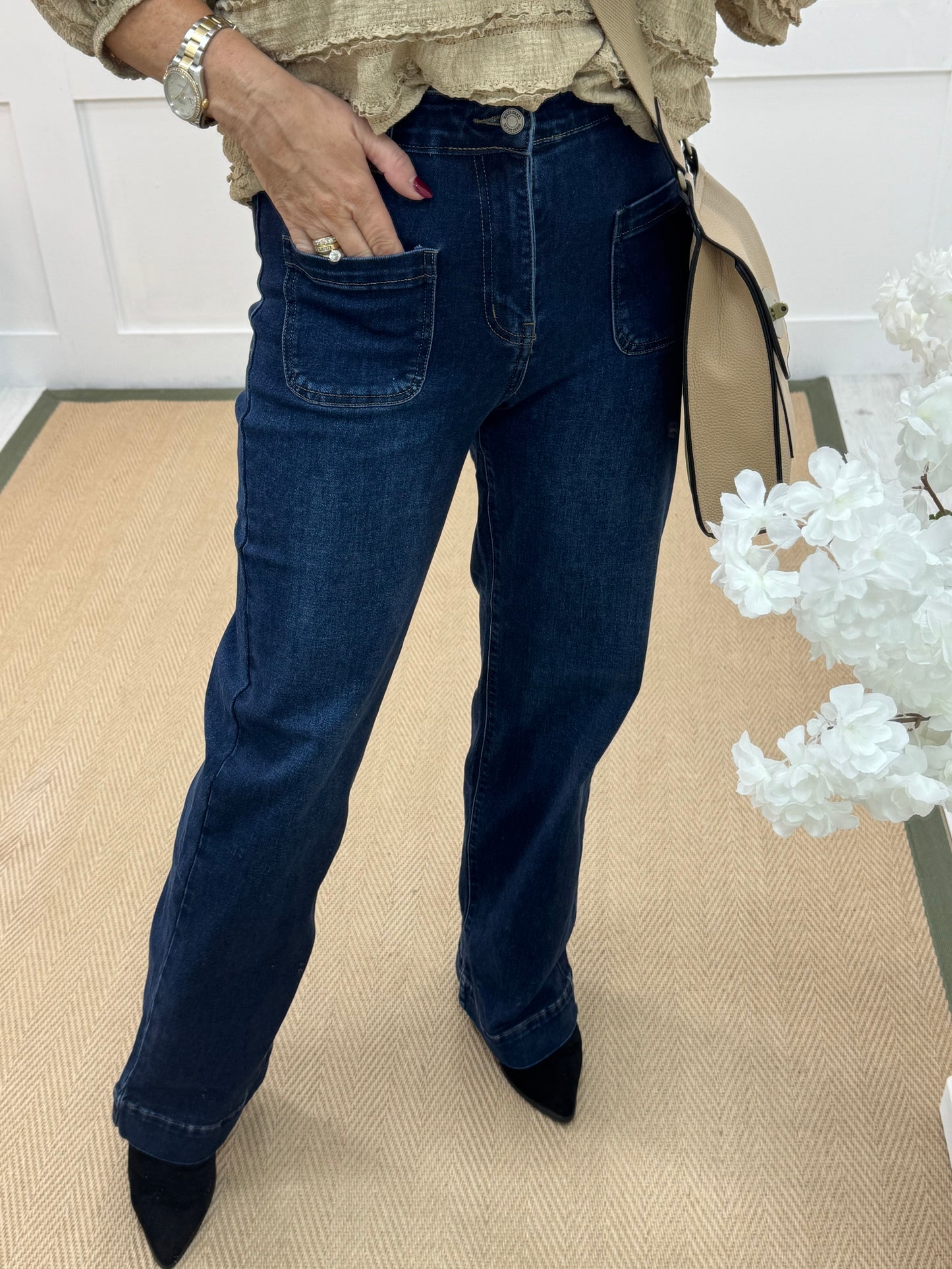 Suzie: Mid blue front pocket wide leg jeans. Sizes: 8-16