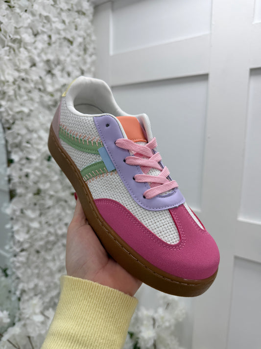 Pixi: Multicoloured pastel trainer. Sizes: 3-8