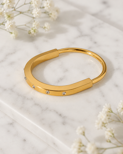 Tiffara luxe: 18K gold plated CZ oval bangle