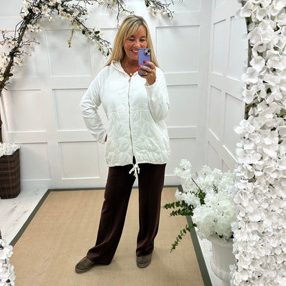 Malin: Winter white quilted hooded jacket. One size: 12-20