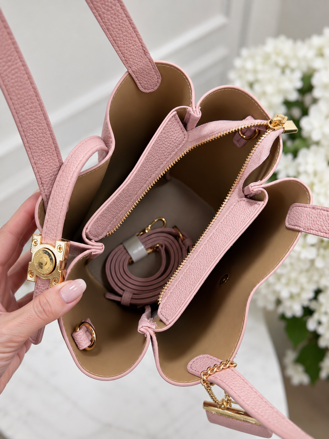 Harper: Small grab bag with handbag key charm. 4 colours