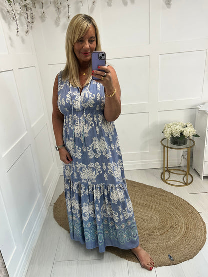 Danni: Soft blue & cream V neck maxi dress. One size: 12-18