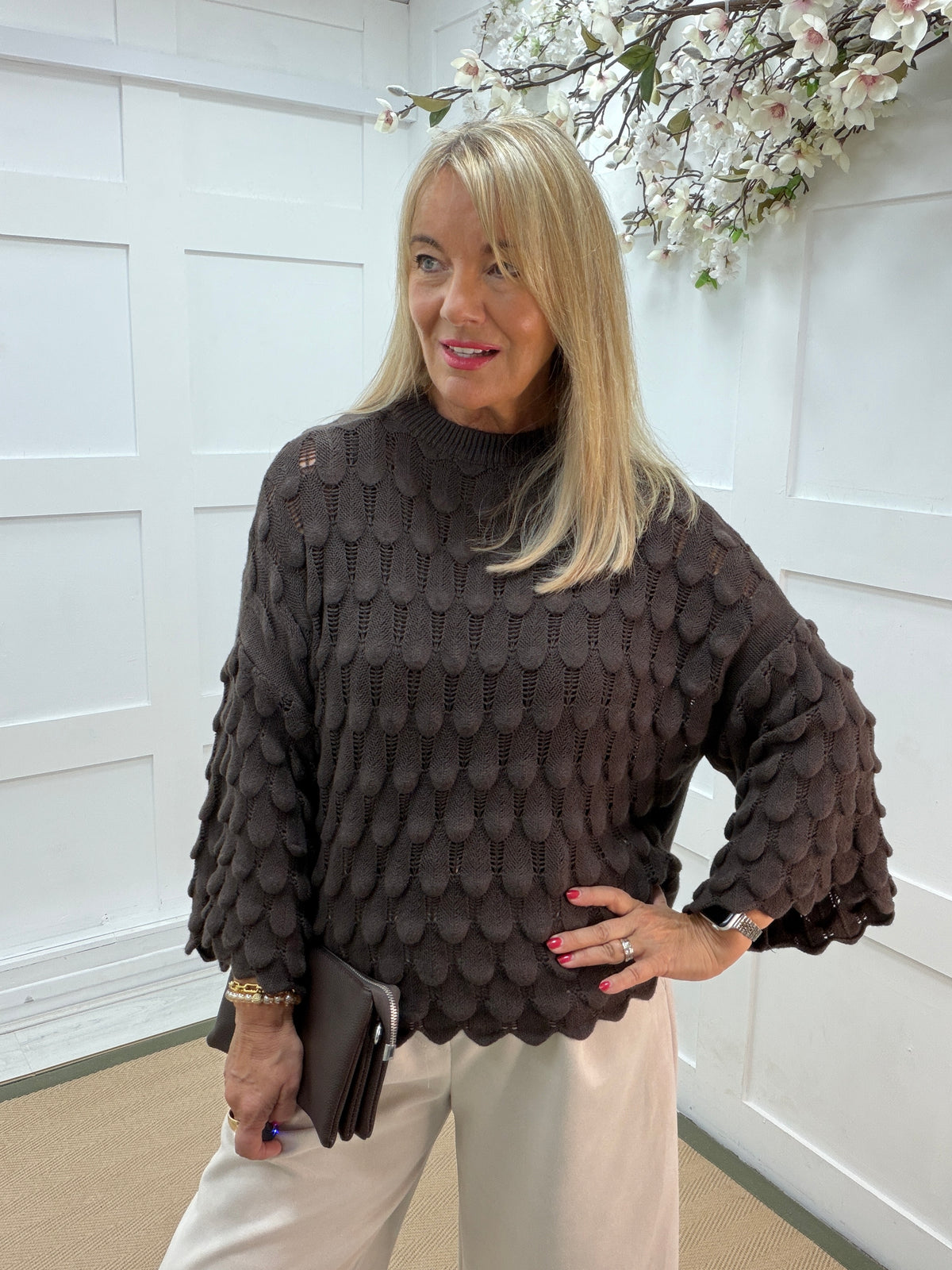 Tessy: Fluted sleeve teardrop top. One size: 12-16