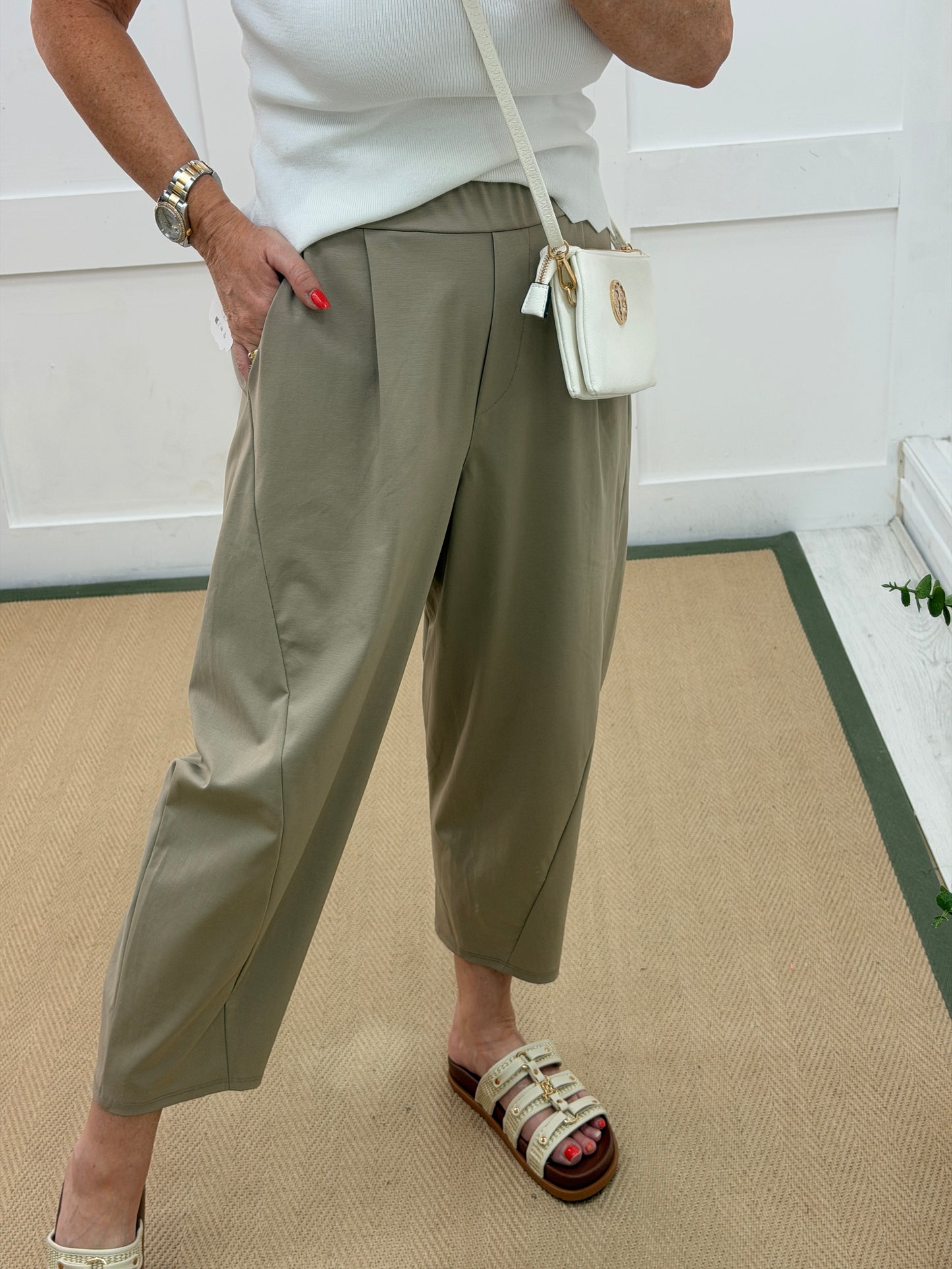 Billie: Barrel leg trousers with pockets. One size: 10-18. 5 colours