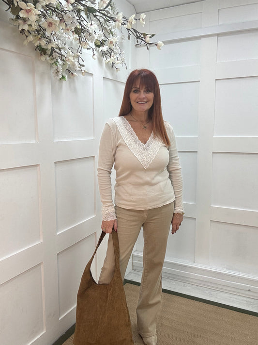 Leonie: Stone V neck lace ribbed top. One Sz: 12-16