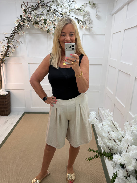Marley: Stretchy silky wide leg shorts. One size: 12-16
