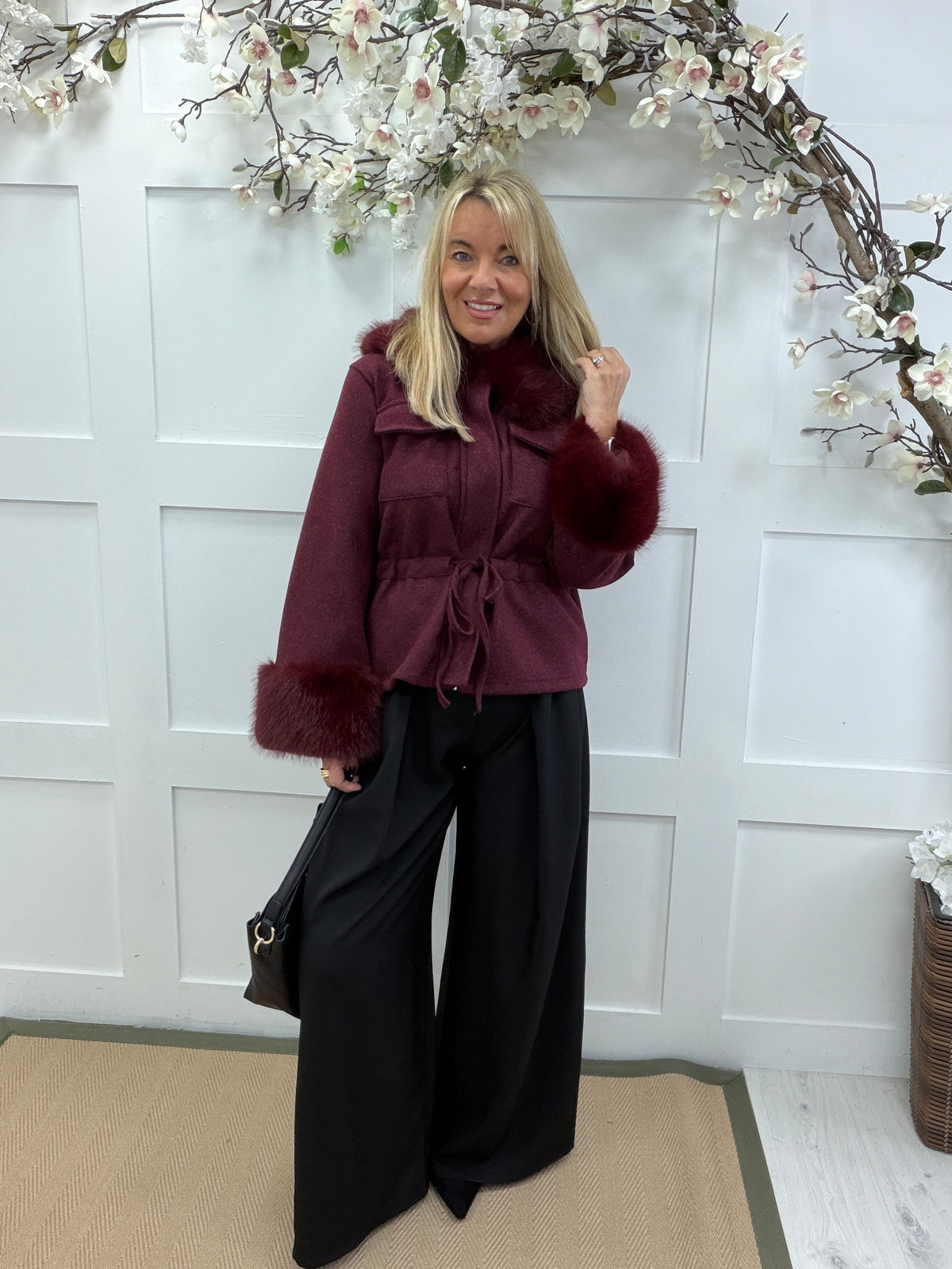 Farah: Faux fur trim jacket. One size: 10-16. 3 colours