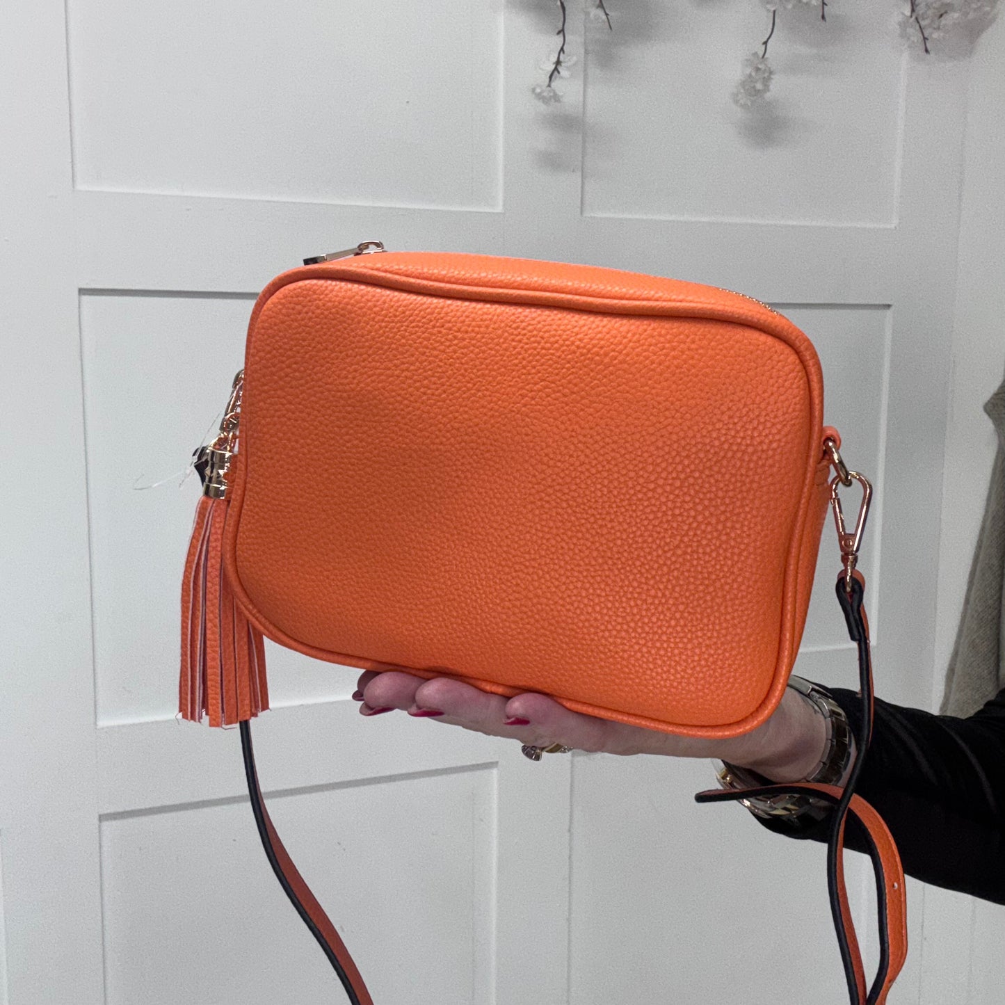 Tami: Cross body camera bag