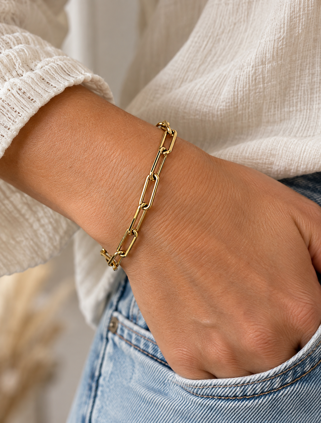 Julia: 18K gold plated paper link bracelet