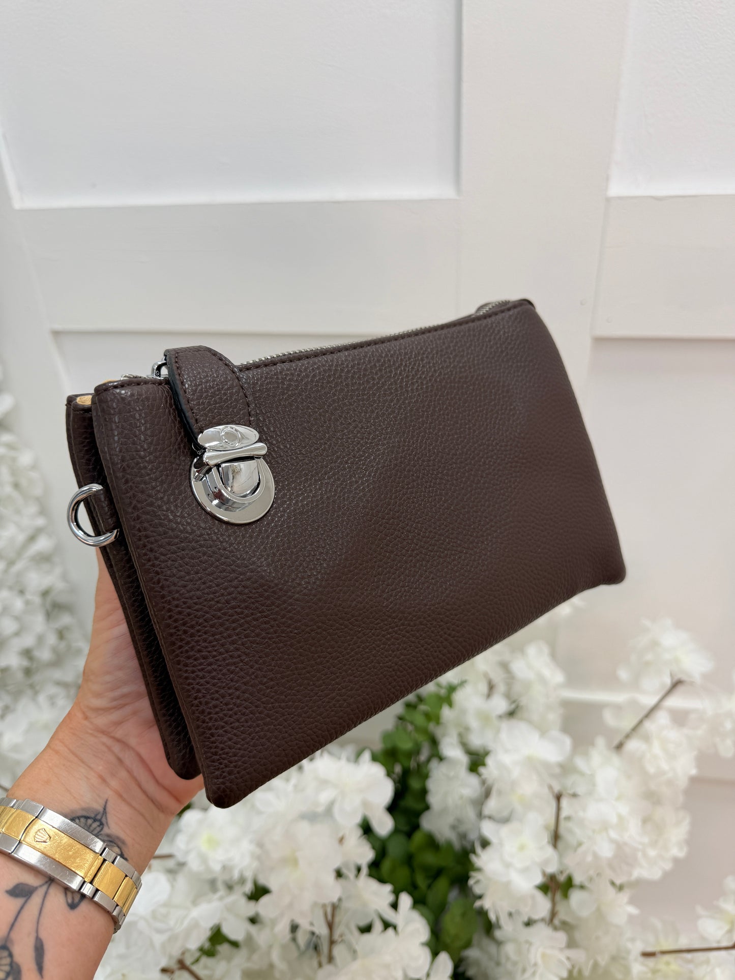 Britt: Three pocket crossbody bag. Various colours