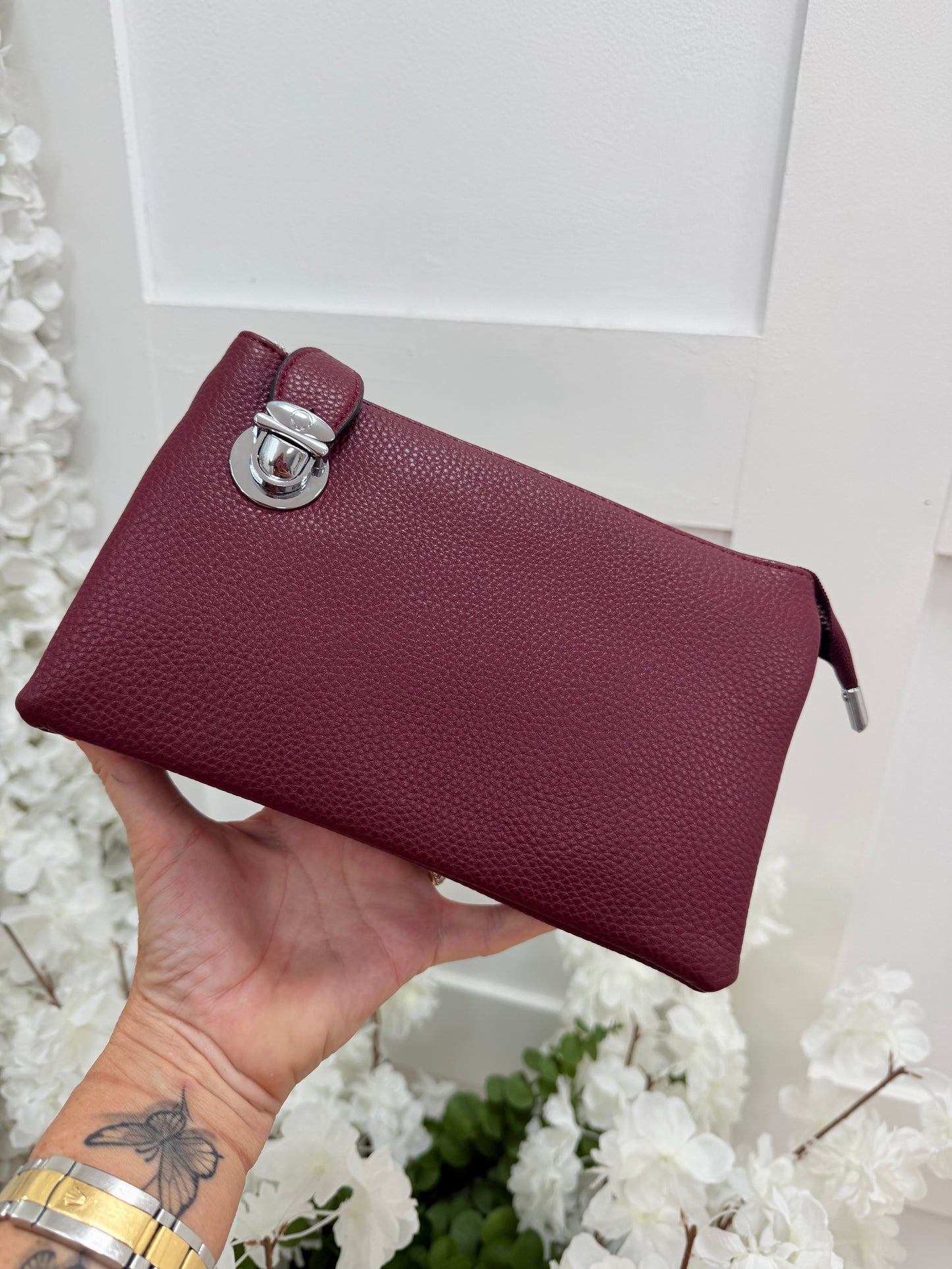 Britt: Three pocket crossbody bag. Various colours