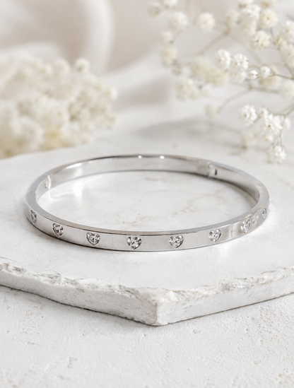 Amour luxe: 18K gold plated diamanté heart bangle