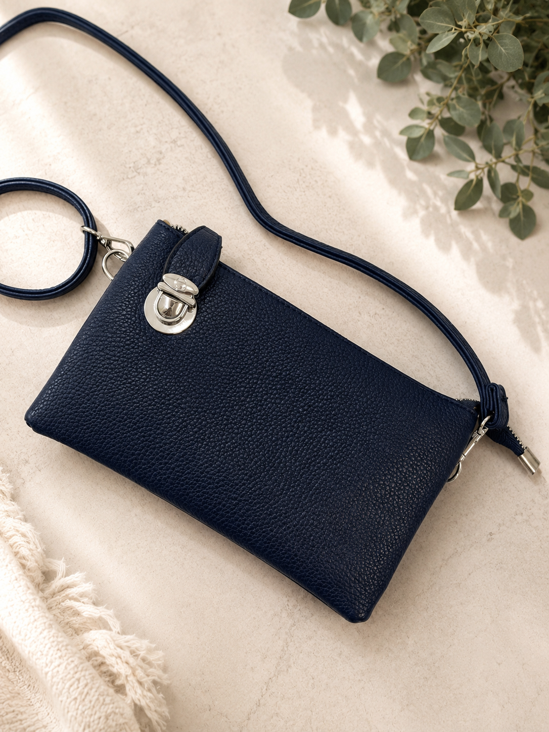 Britt 2: Three pocket crossbody bag with thin strap. Various colours