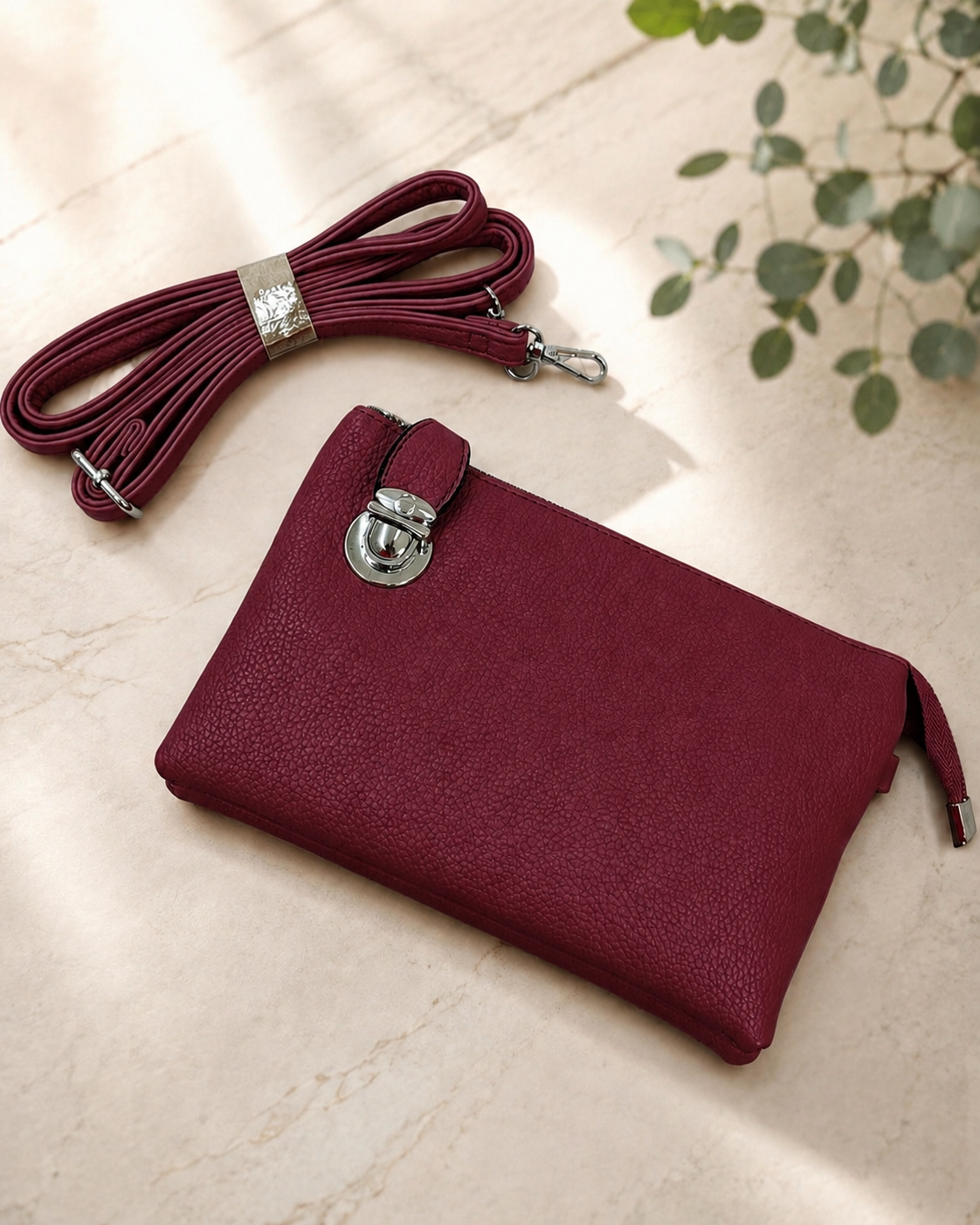 Britt 2: Three pocket crossbody bag with thin strap. Various colours