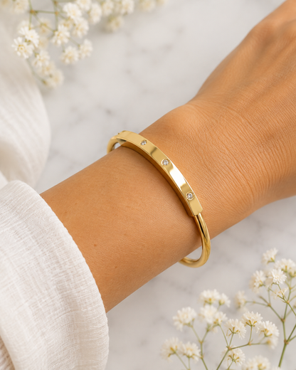 Tiffara luxe: 18K gold plated CZ oval bangle