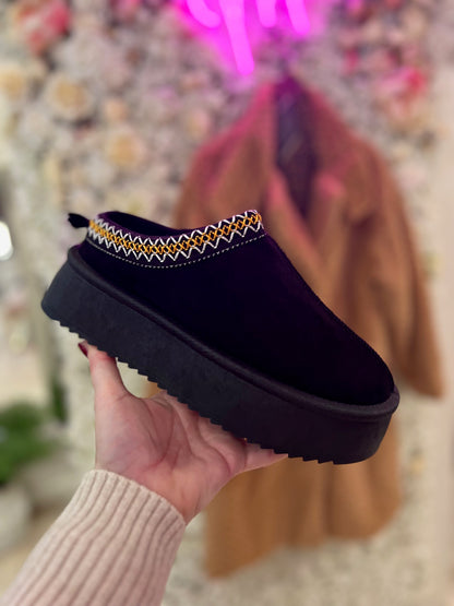 Sandy: Platform embroidered slipper/shoes. Sizes 3-8