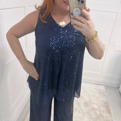 Tyra: Plus size sequin vest top. One size 14-18