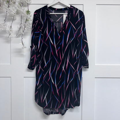 Dilly: Longline printed shirt dress. One size 12-20