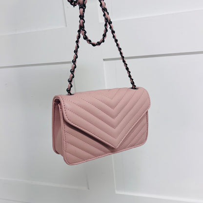 Melanie: Pink quilted bag with silver chain