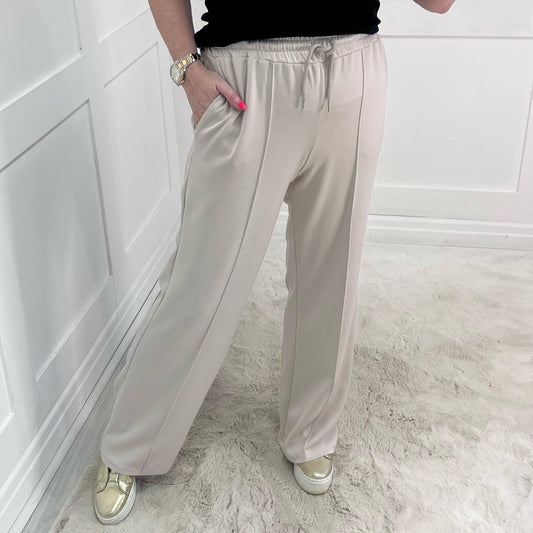 Trudy: Stretchy wide leg pocket trousers. 2 sizes
