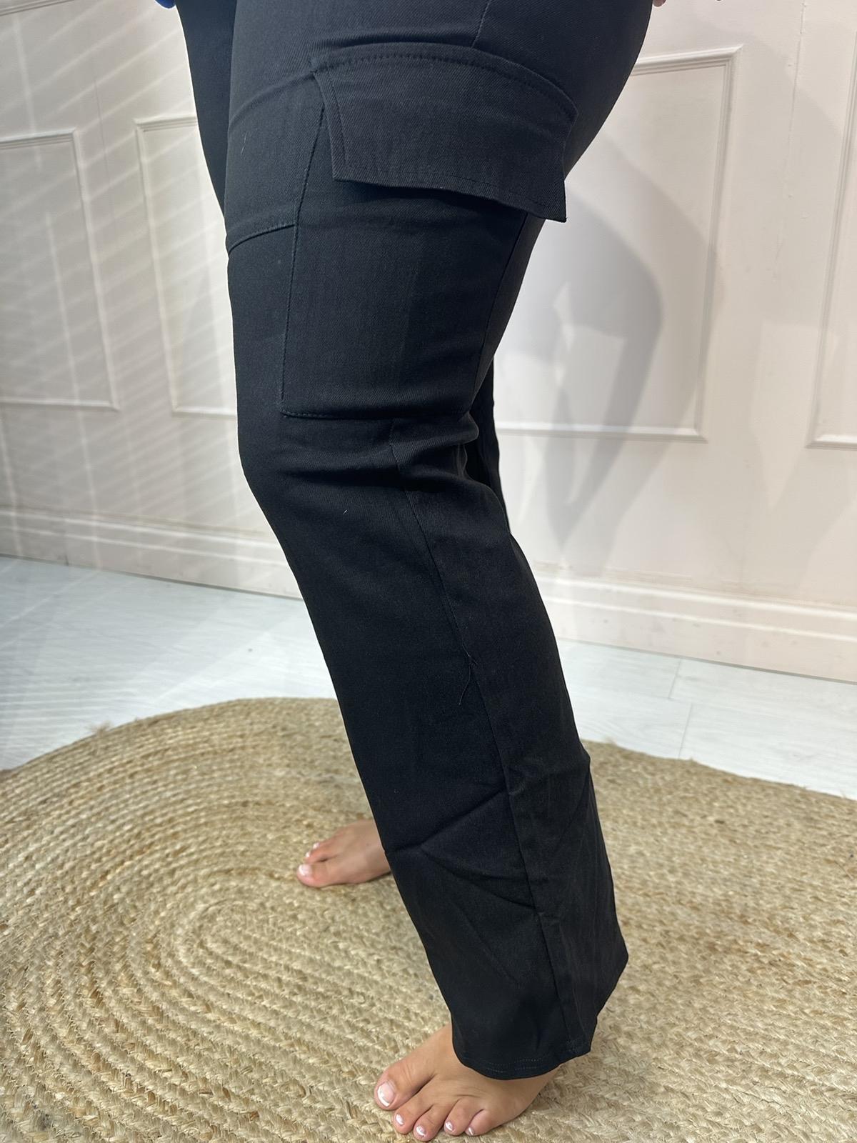 Carley: Straight leg pocket cargo pants. 3 Sizes