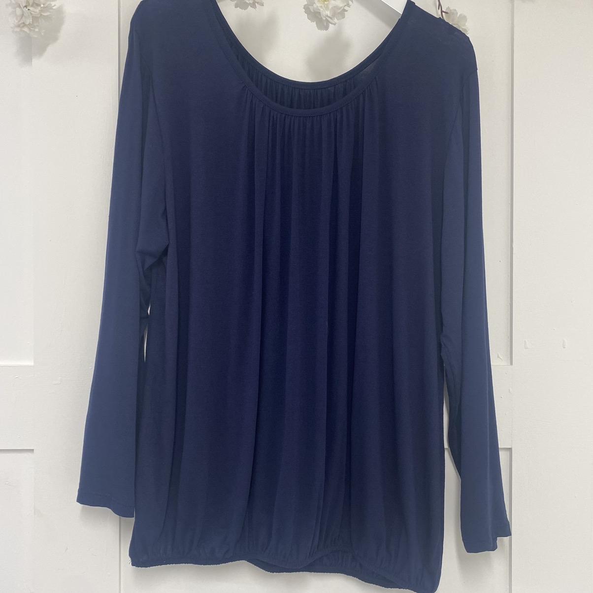 Emma: Long sleeved bubble hem top. One size 16-22